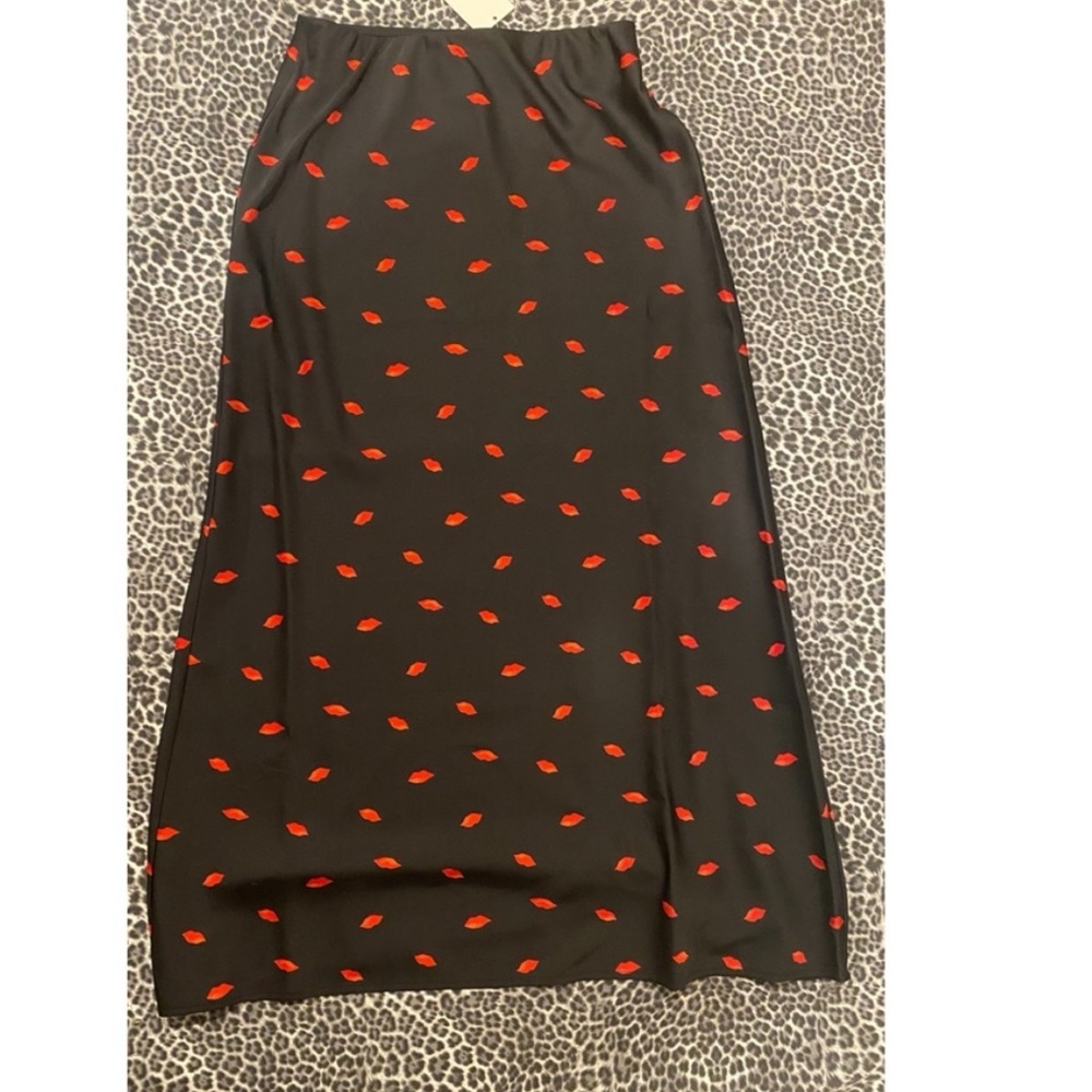 NWT Satin lips Skirt - Picture 3 of 12